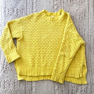 XL yellow knitted sweater. Very good condition.